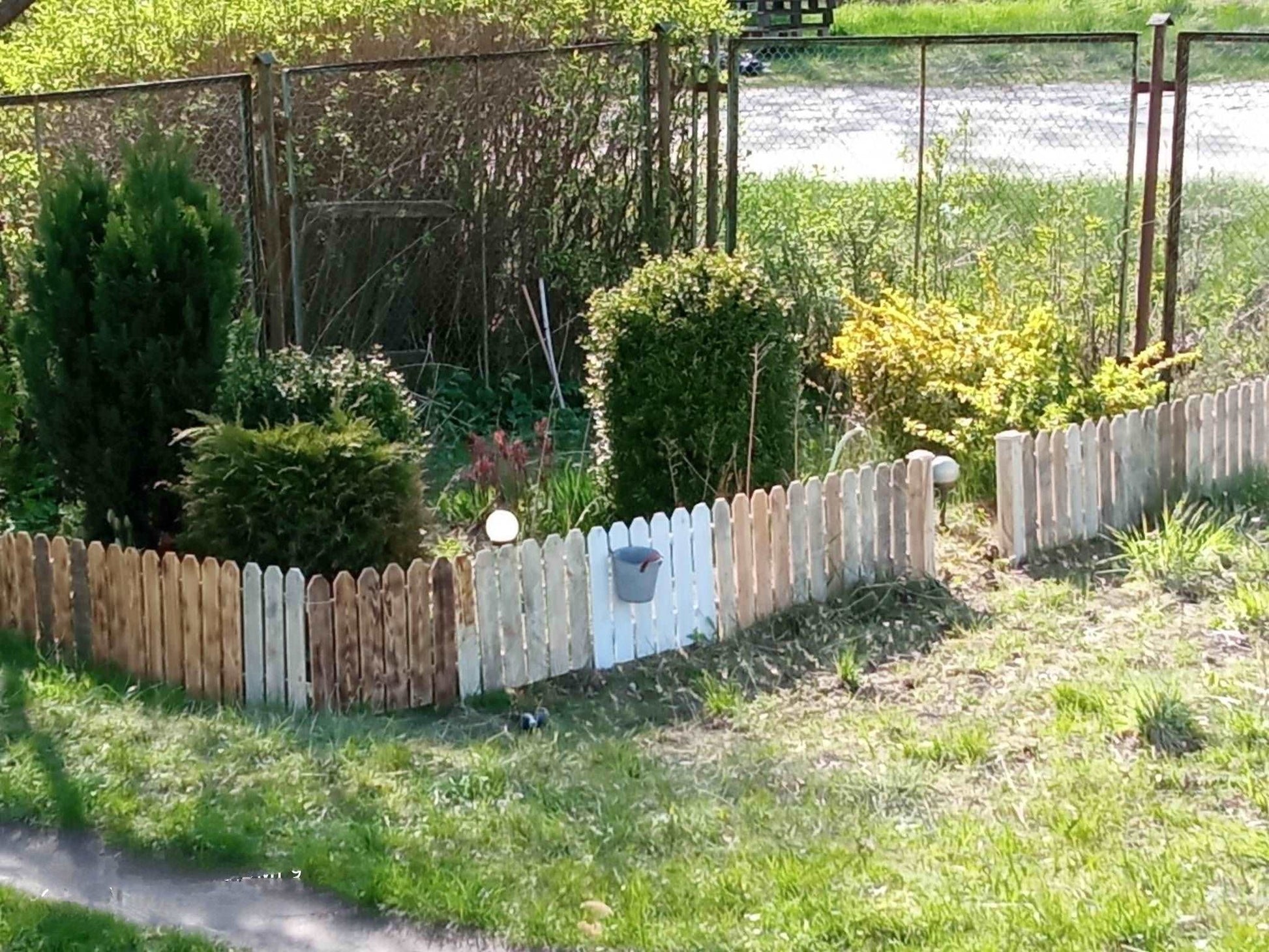 3 X Rustic Picked Vampire Fence